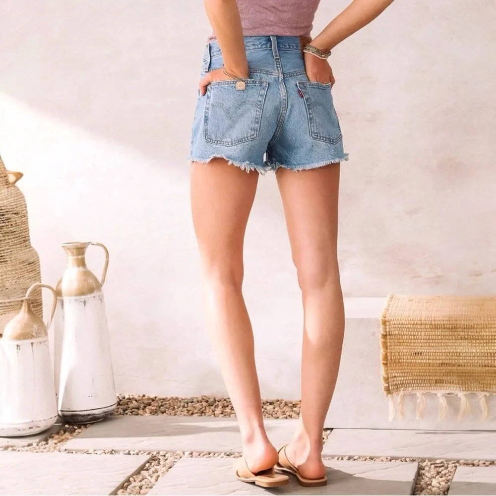 Levi’s 501 W28 (US 6/7) Denim Womens Shorts Irregular High Rise Luxor 56327-0113 - Picture 2 of 13